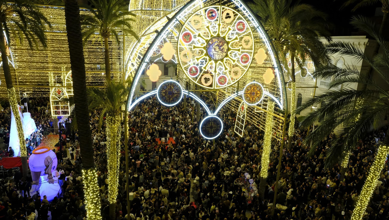 Las mejores imágenes del encendido navideño en Almería