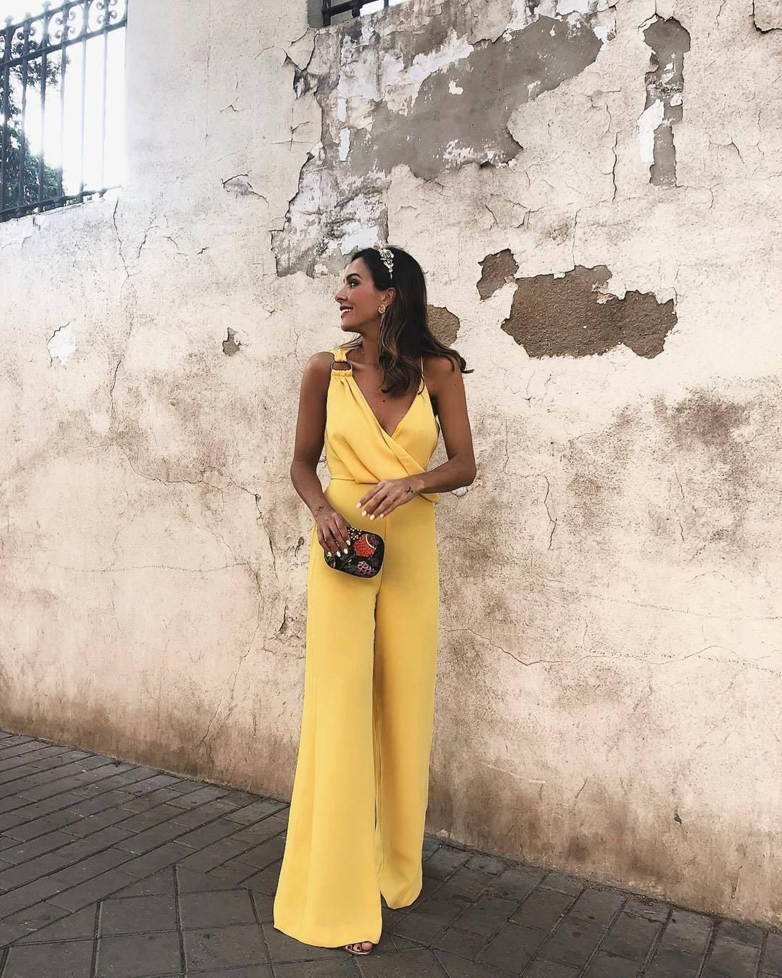 Este precioso mono amarillo de Mango estilizará tu silueta y resaltará tu bronceado, como nos muestra @rocio0sorno
