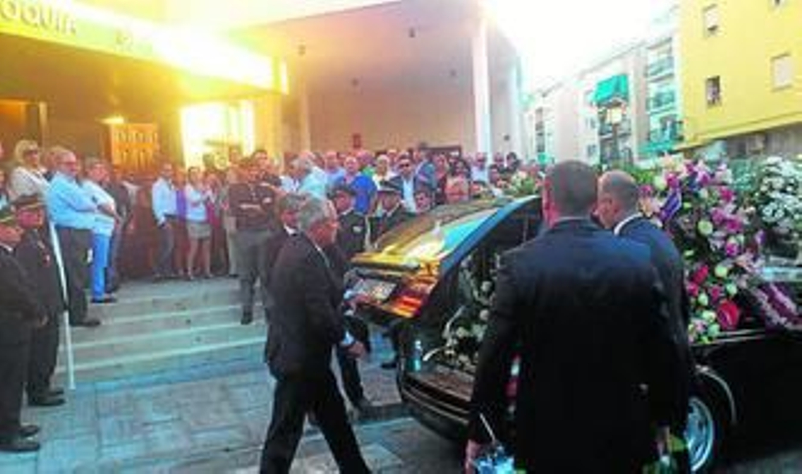 Un momento del funeral, ayer, en Estepona.