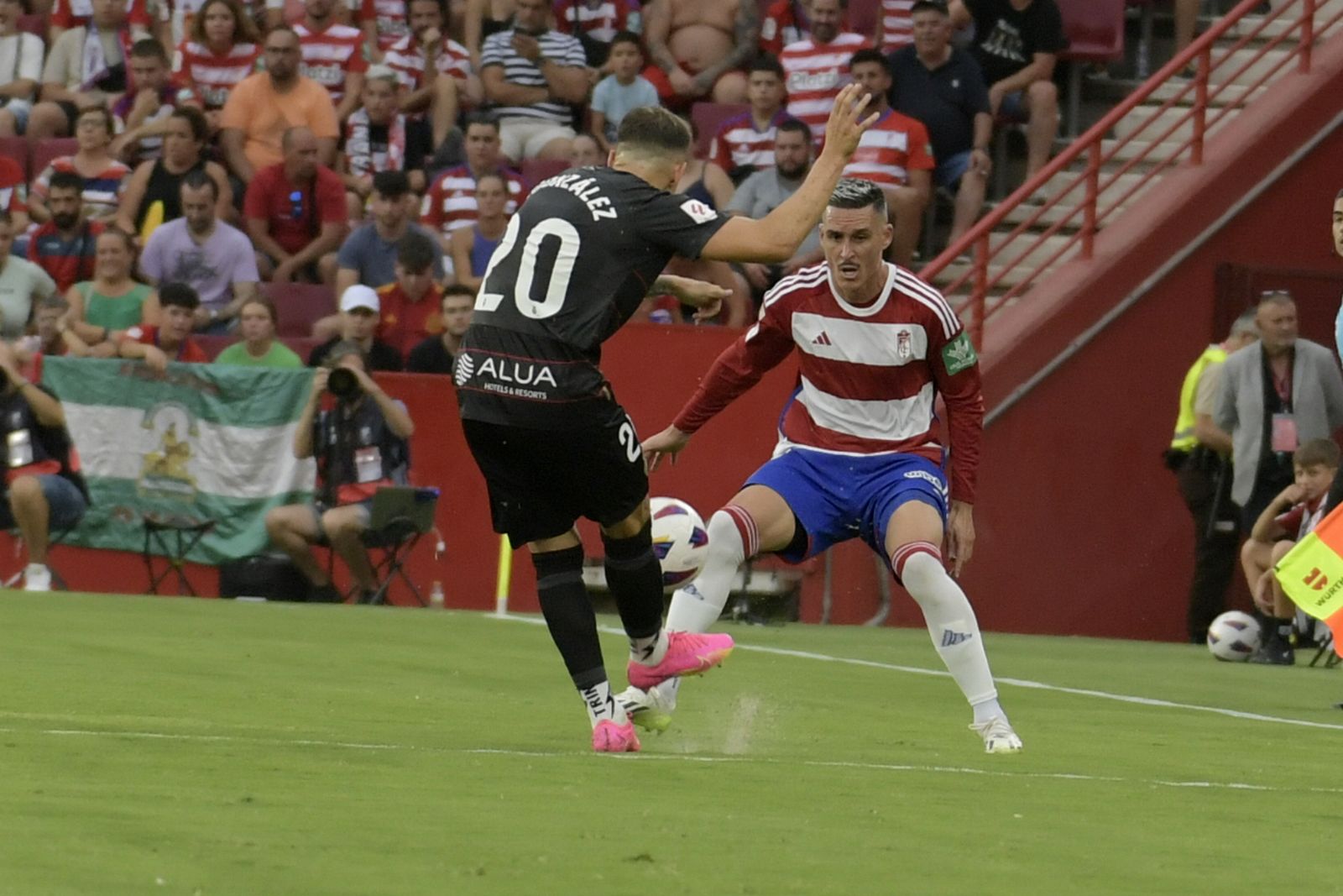 La presencia de Callejón en el once no está del todo claro si juega Boyé de titular.