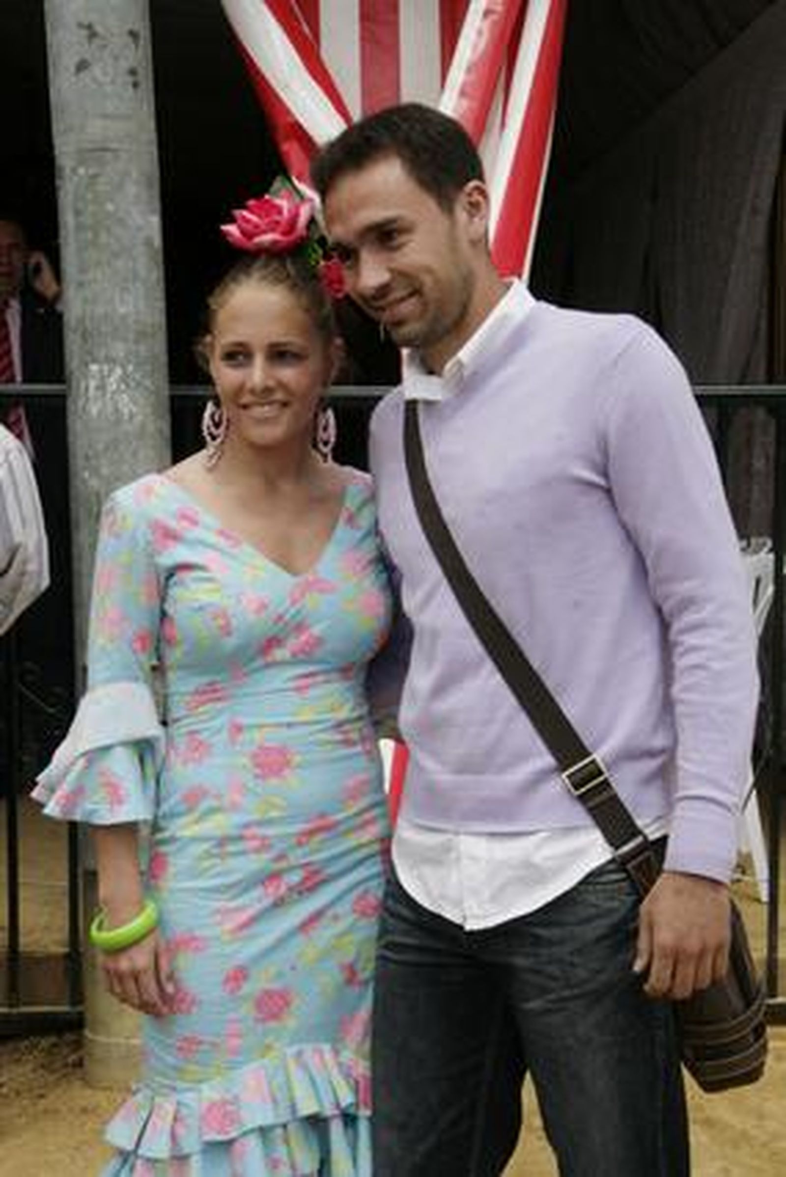 Lolo es fotografiado con una joven admiradora.

Foto: Victoria Hidalgo