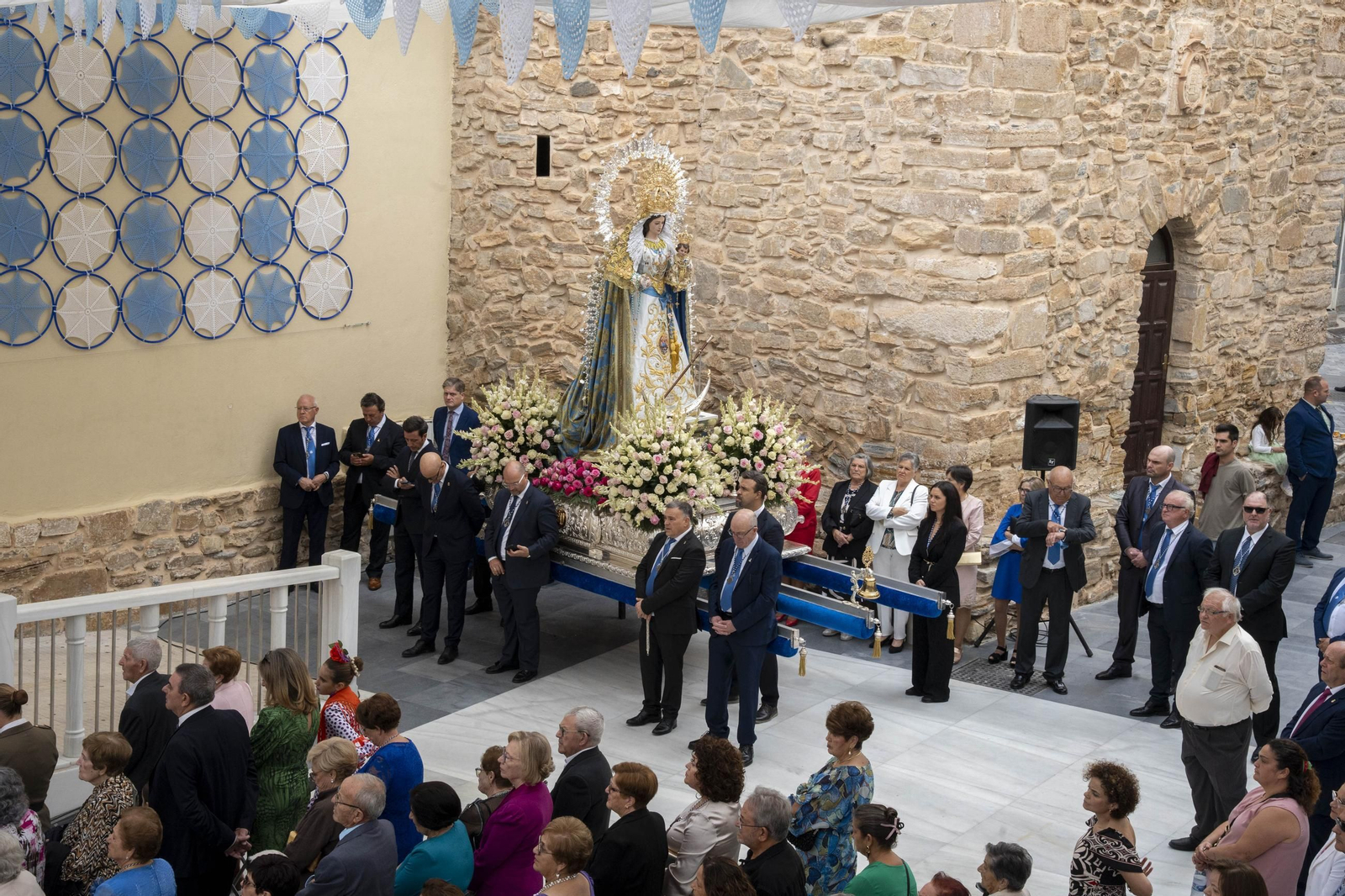 Las imágenes de la misa y procesión en Macael por las fiestas en honor a Nuestra Señora del Rosario