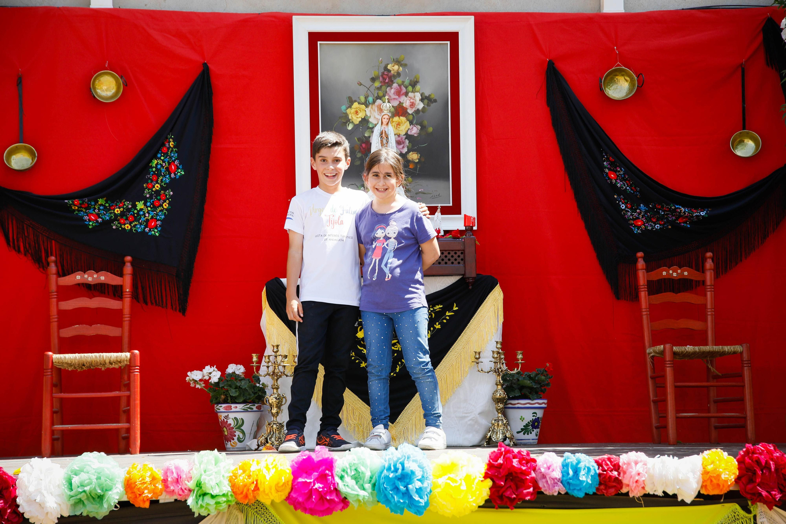 Así es la gran alfombra de serrín para que levite la Virgen de Fátima de Tíjola