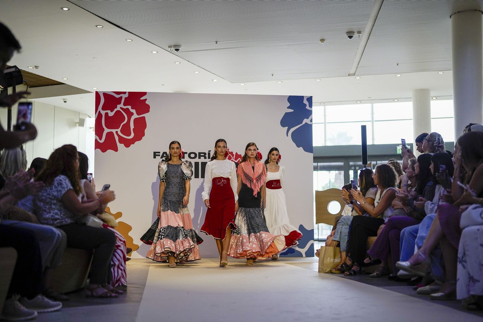 Simof adelanta las primeras tendencias en moda flamenca para 2027, todas las fotos