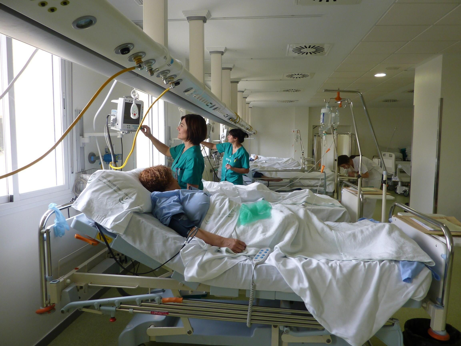 Camas en el Hospital Vázquez Díaz de la capital onubense.