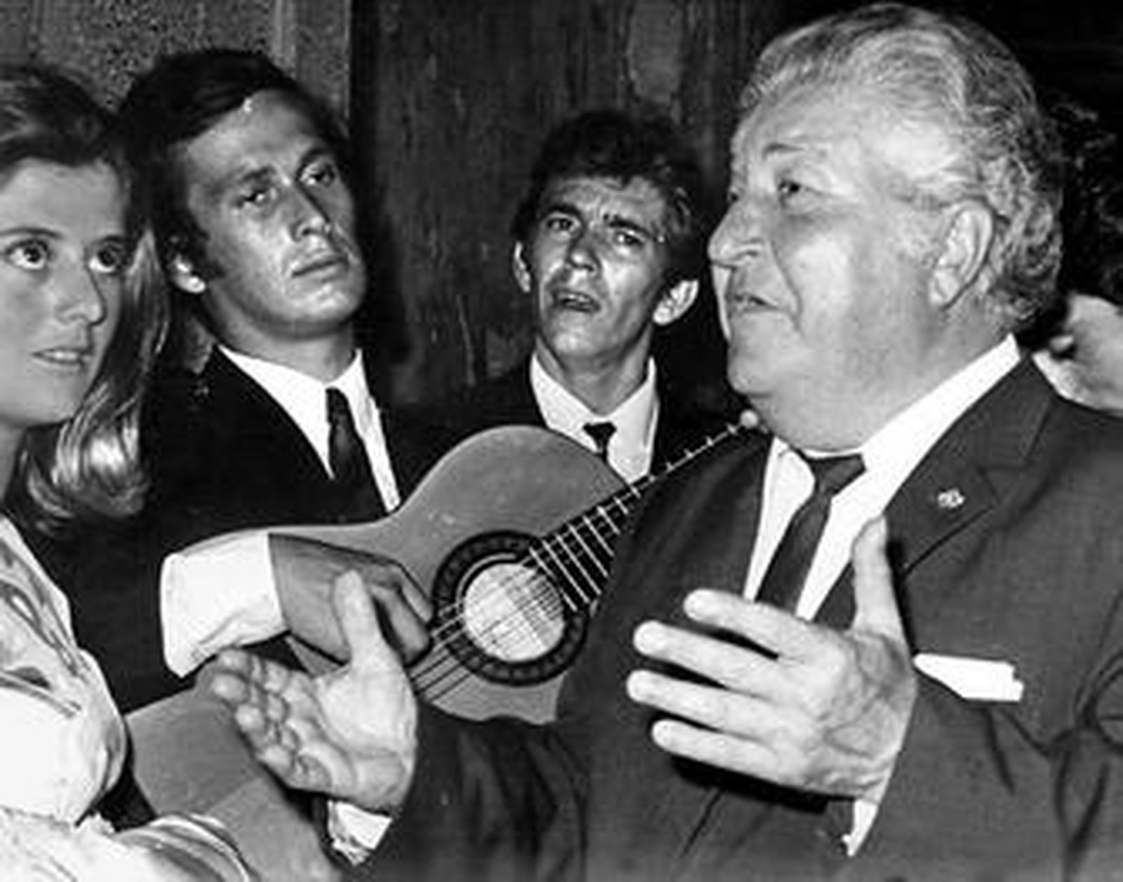 Pericón, por malagueñas, con la guitarra de Paco de Lucía.