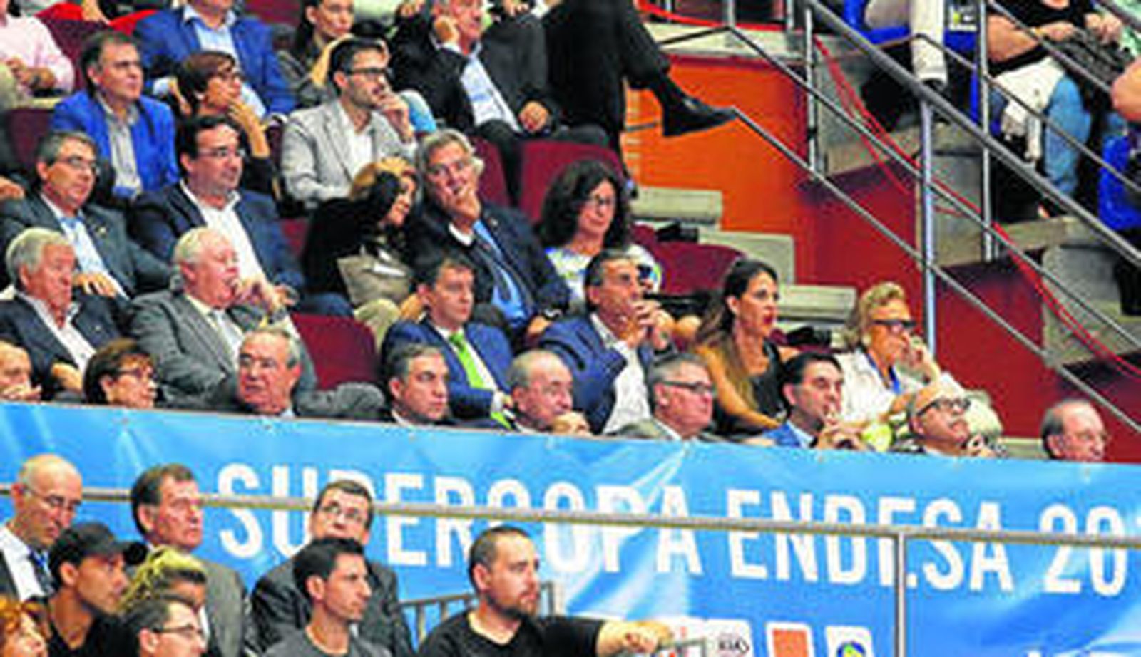 Imagen del palco del Carpena en la última Supercopa, con dirigentes de Unicaja, Madrid y ACB.