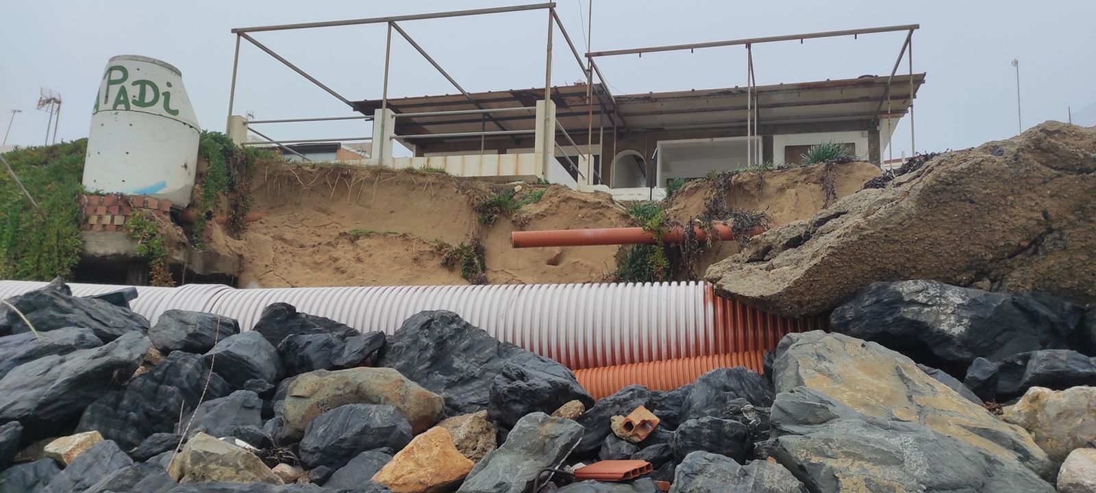 Situación de las conocidas como 'Casas de Bonares' en la playa de Mazagón