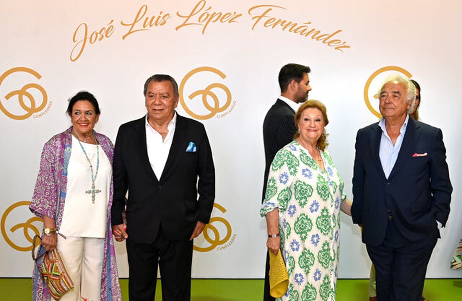 Políticos, actores, cantantes... muchos famosos entre los 3.500 invitados al cumpleaños de El Turronero