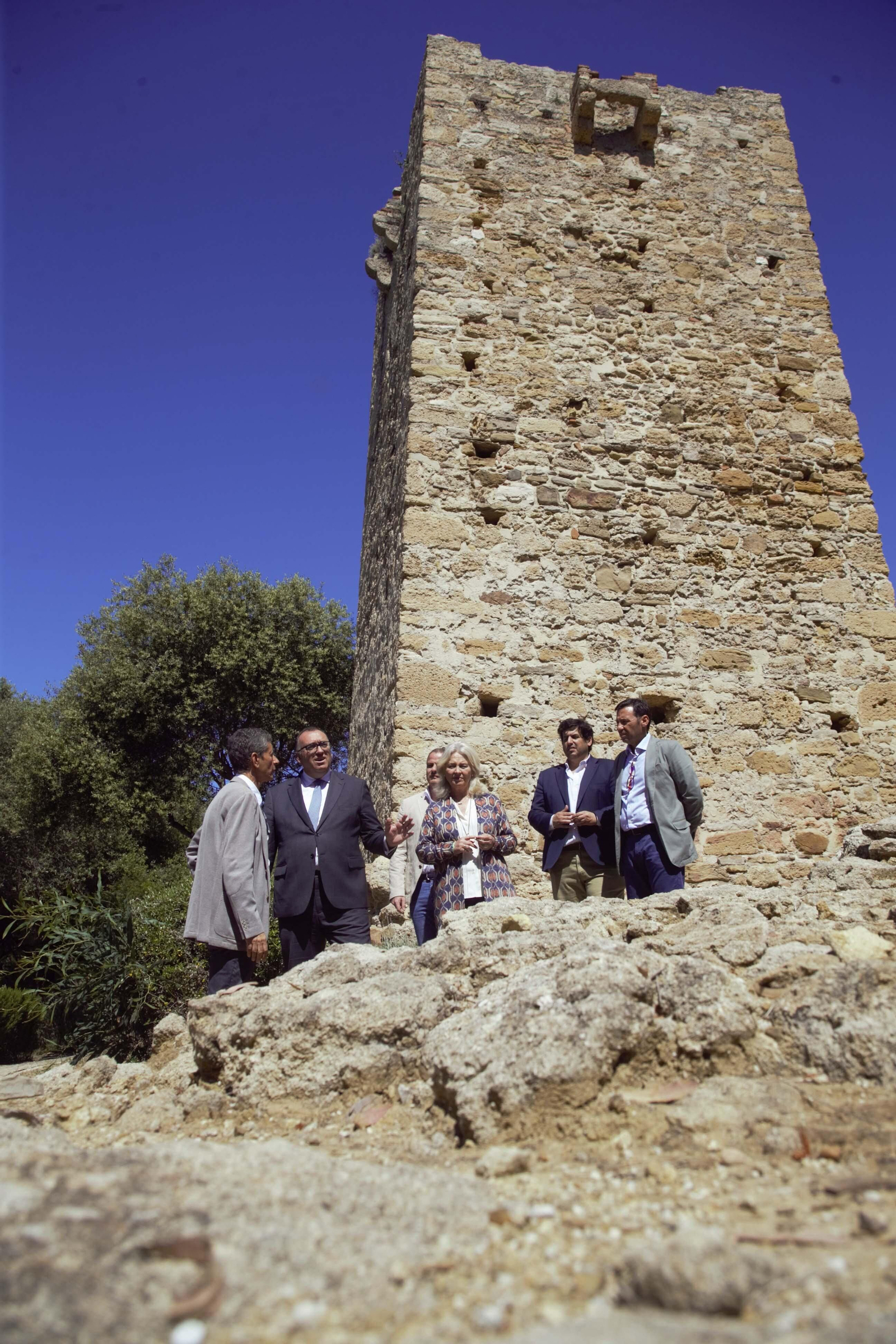 Fotos de la visita de Arturo Bernal al enclave arqueológico de Carteia.