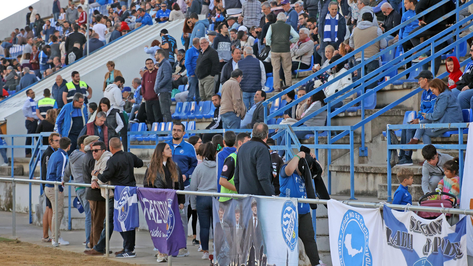 Búscate en el Xerez DFC - Córdoba B en el Pedro S. Garrido de Jerez