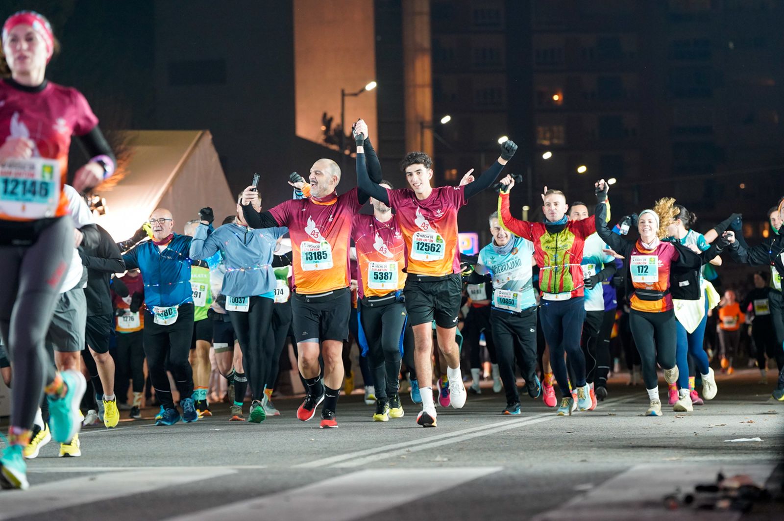 En imágenes: búscate en tu llegada a meta de la Carrera de San Antón 2026 (17)