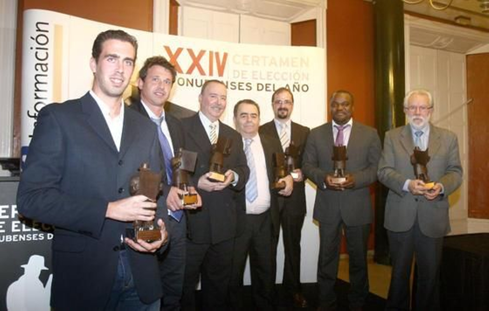 Foto de familia de los premiados.

Foto: Josue Correa