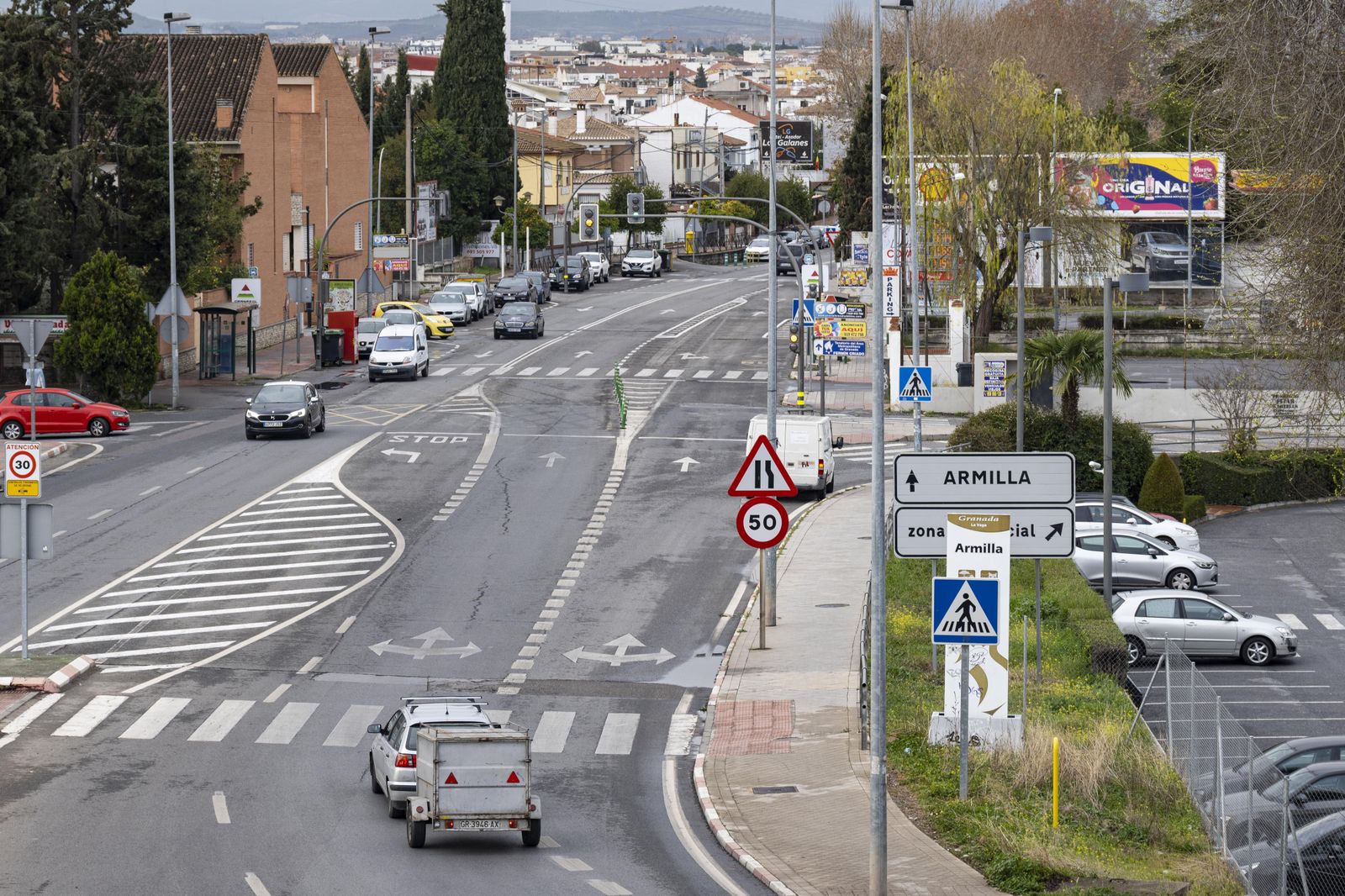 Imagen actual de la Avenida Fernando de los Rios, vía de acceso a Armilla desde Granada