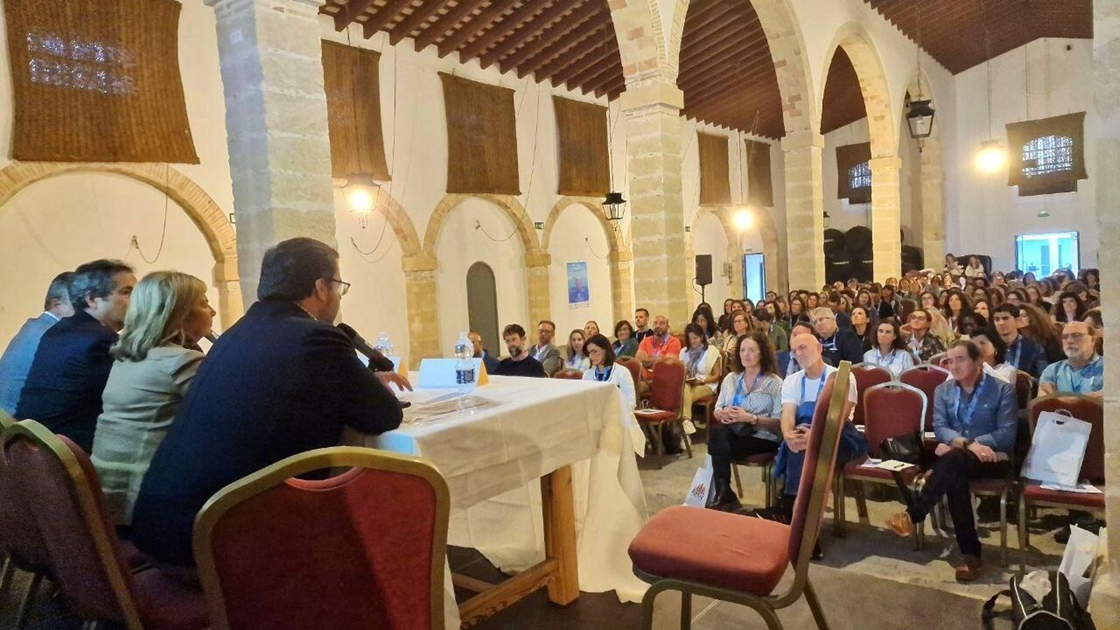 El congreso cuenta con una gran participación.