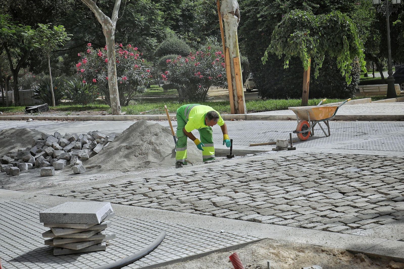 Imágenes de las obras e la plaza de España en Cádiz