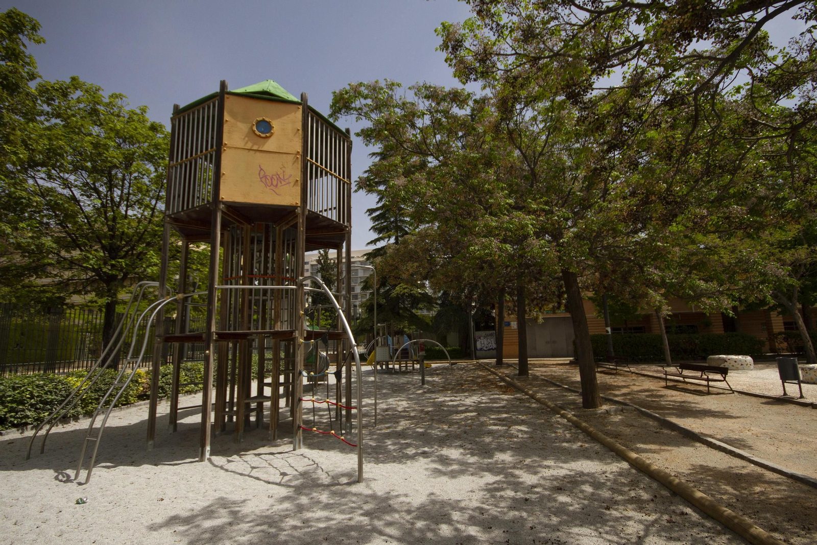 Los parques de Granada, vacíos en pleno estado de alarma