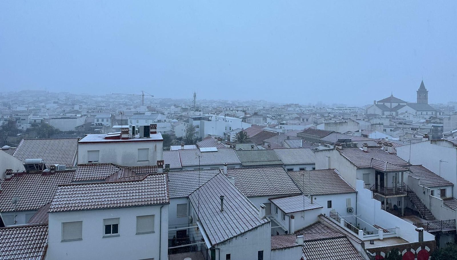 Nieve en los tejados de Pozoblanco. Nieve en los tejados de Pozoblanco.