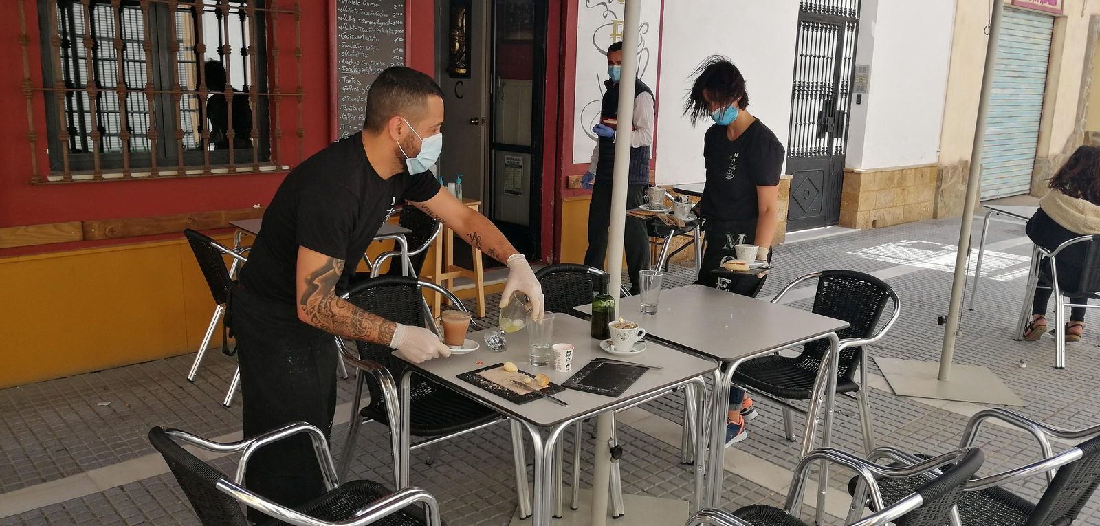 Terraza de la cafetería Moet, en Puerto Real