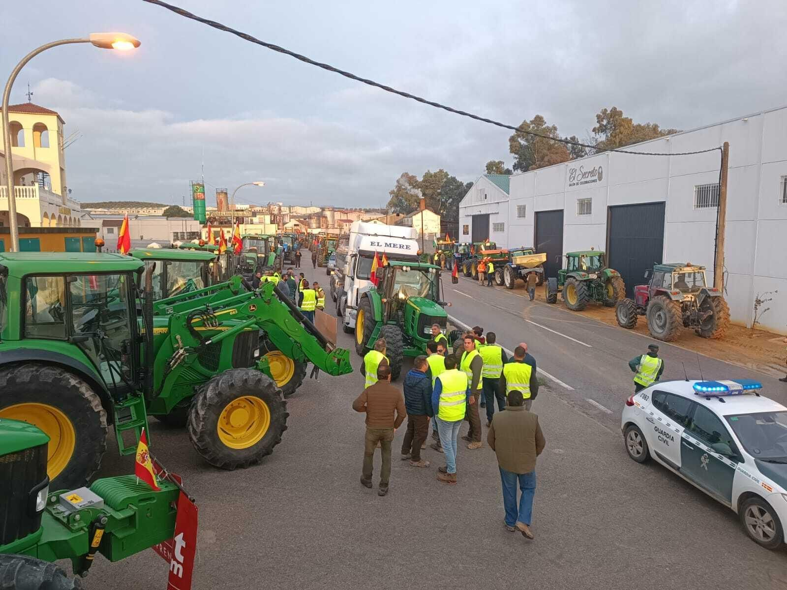Las protestas de los agricultores en la provincia de Córdoba, en imágenes
