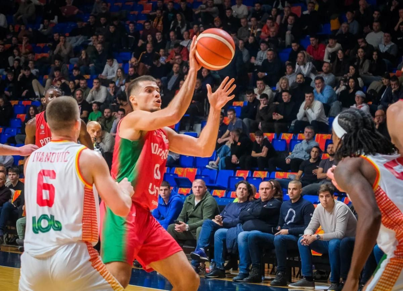 Kendrick Perry, minutada y desacertado en la derrota de Montenegro ante Portugal (62-83)