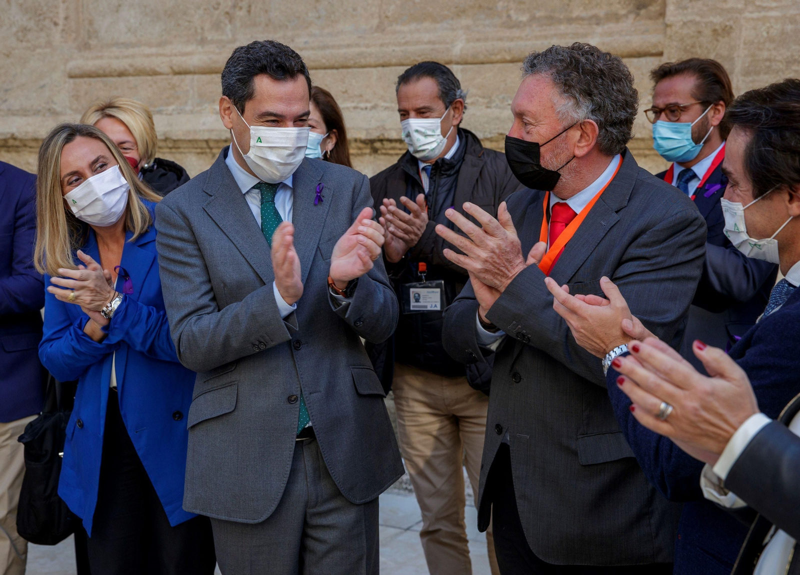 El presidente Juanma Moreno, en el Parlamento.
