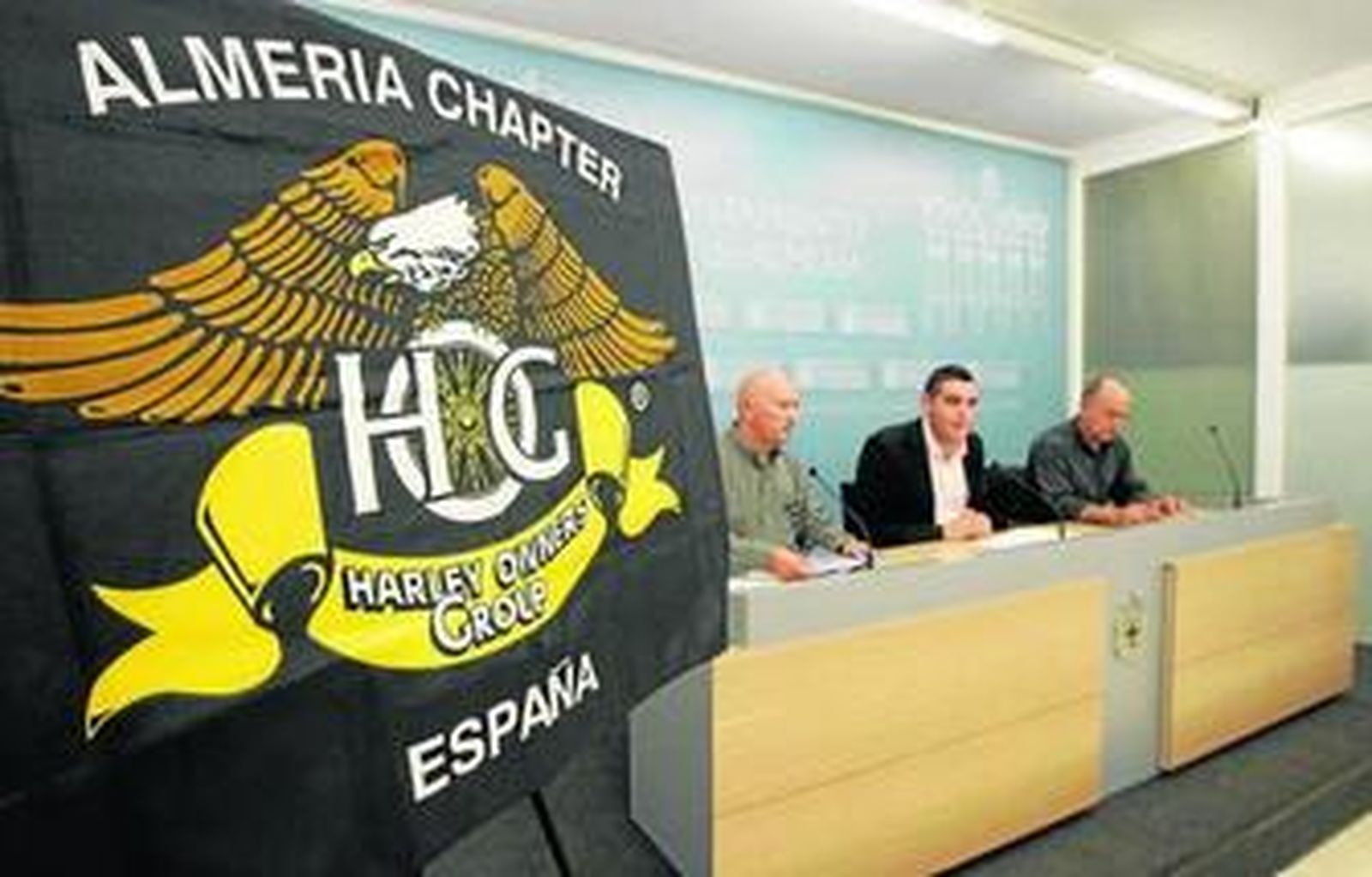 José Manuel Rodríguez, Juan José Alonso y Ricardo Salvador presentaron el encuentro motero.