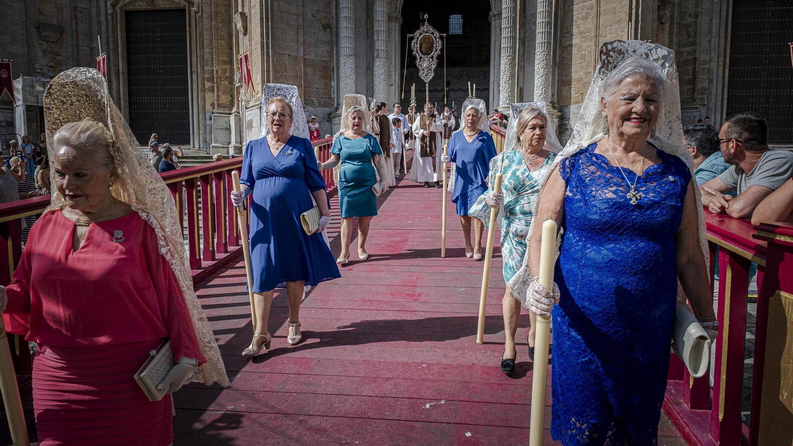 Búscate entre las imágenes del Domingo de Corpus en Cádiz