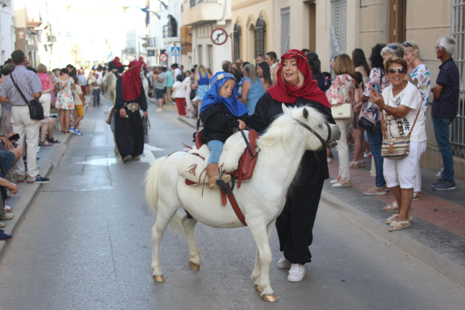 El desfile de Moros y Cristianos de Vera, en imágenes