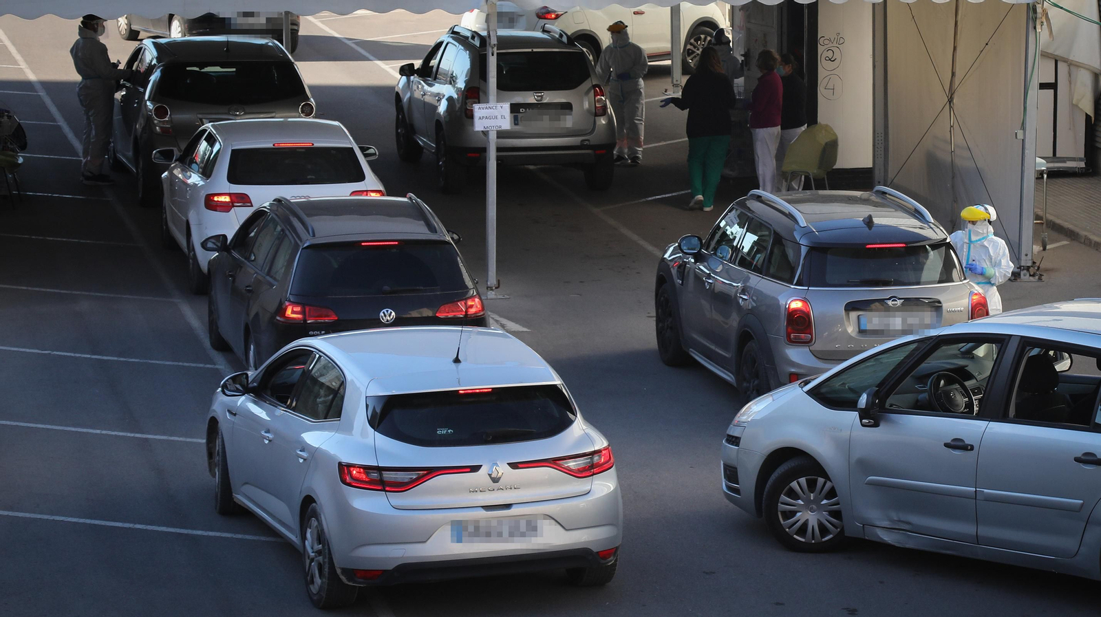 Caos en el Hospital de Jerez por la afluencia masiva de usuarios para hacerse la PCR