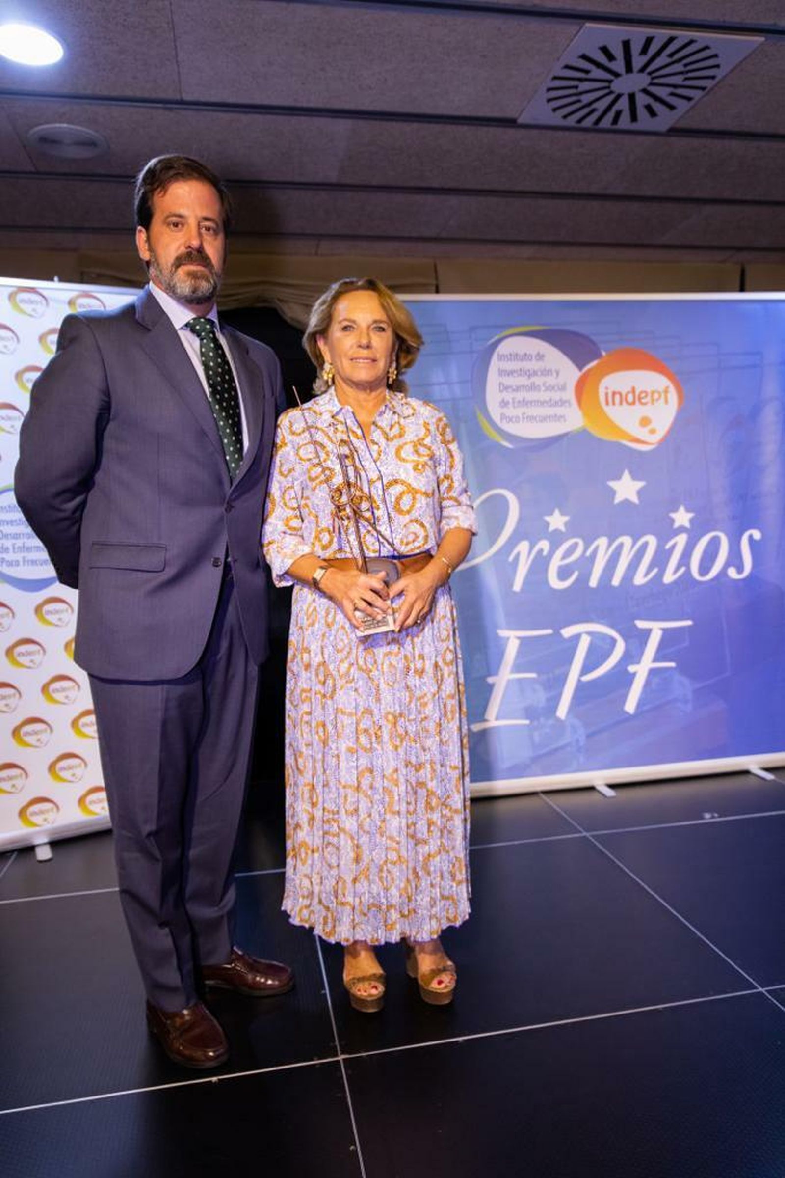 Pilar Serrano, recogiendo el premio.