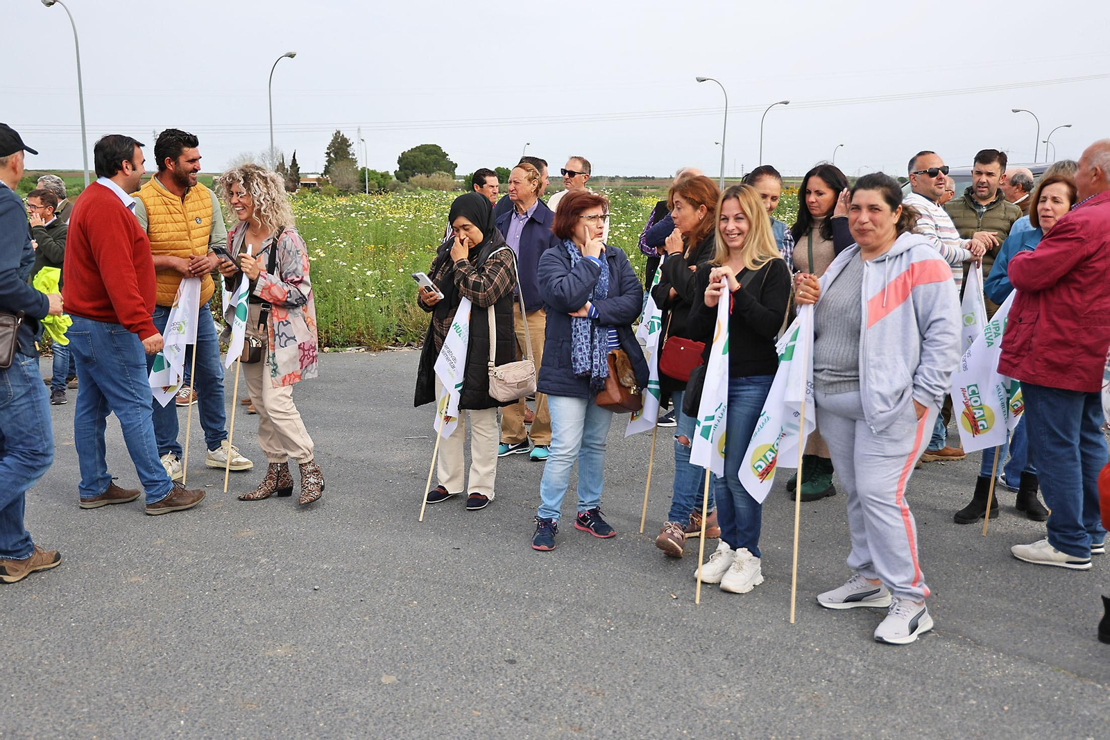 Imágenes de la multitudinaria tractorada de los agricultores en Huelva