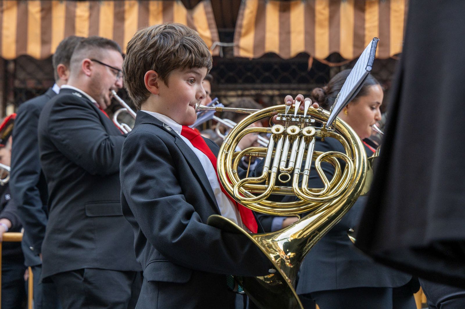Los jiennenses arropan a las tres cofradías de la tarde en un Domingo de Ramos más caluroso de lo esperado (II)