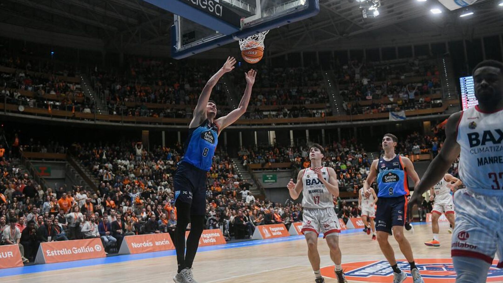 Mario Saint-Supéry guía el triunfo de BAXI Manresa ante Leyma Coruña Mario Saint-Supéry guía el triunfo de BAXI Manresa ante Leyma Coruña