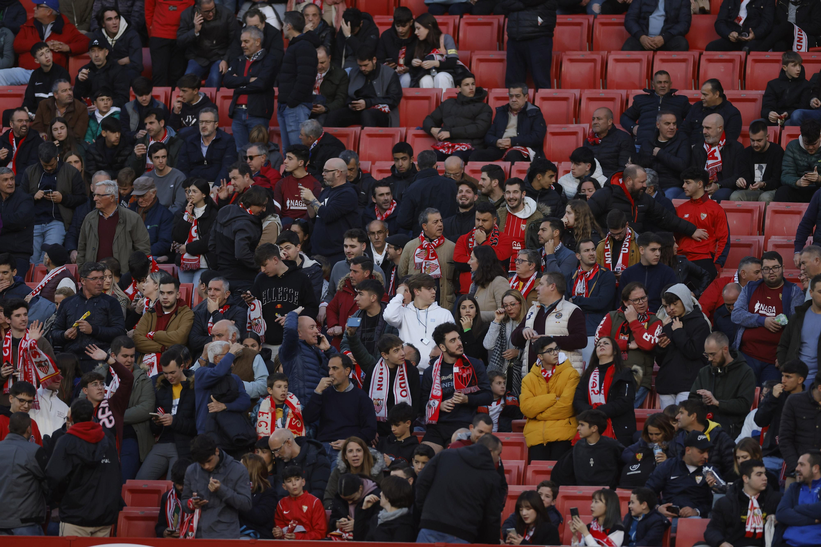 Búscate en las fotos del Sevilla-Mallorca