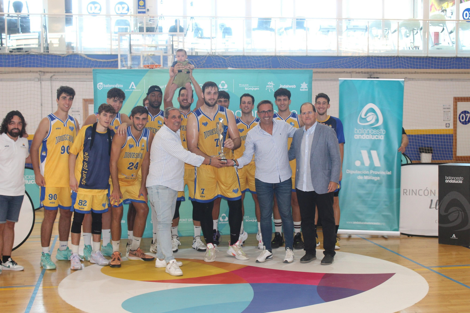 El Novaschool conquista la Supercopa de Málaga EBA