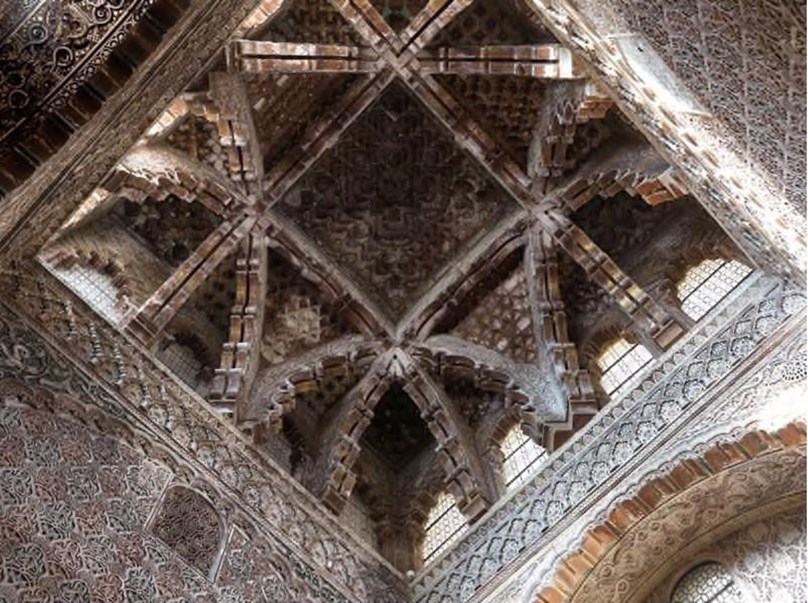 Artesonado de la Capilla Real de la Mezquita-Catedral de Córdoba. Artesonado de la Capilla Real de la Mezquita-Catedral de Córdoba.