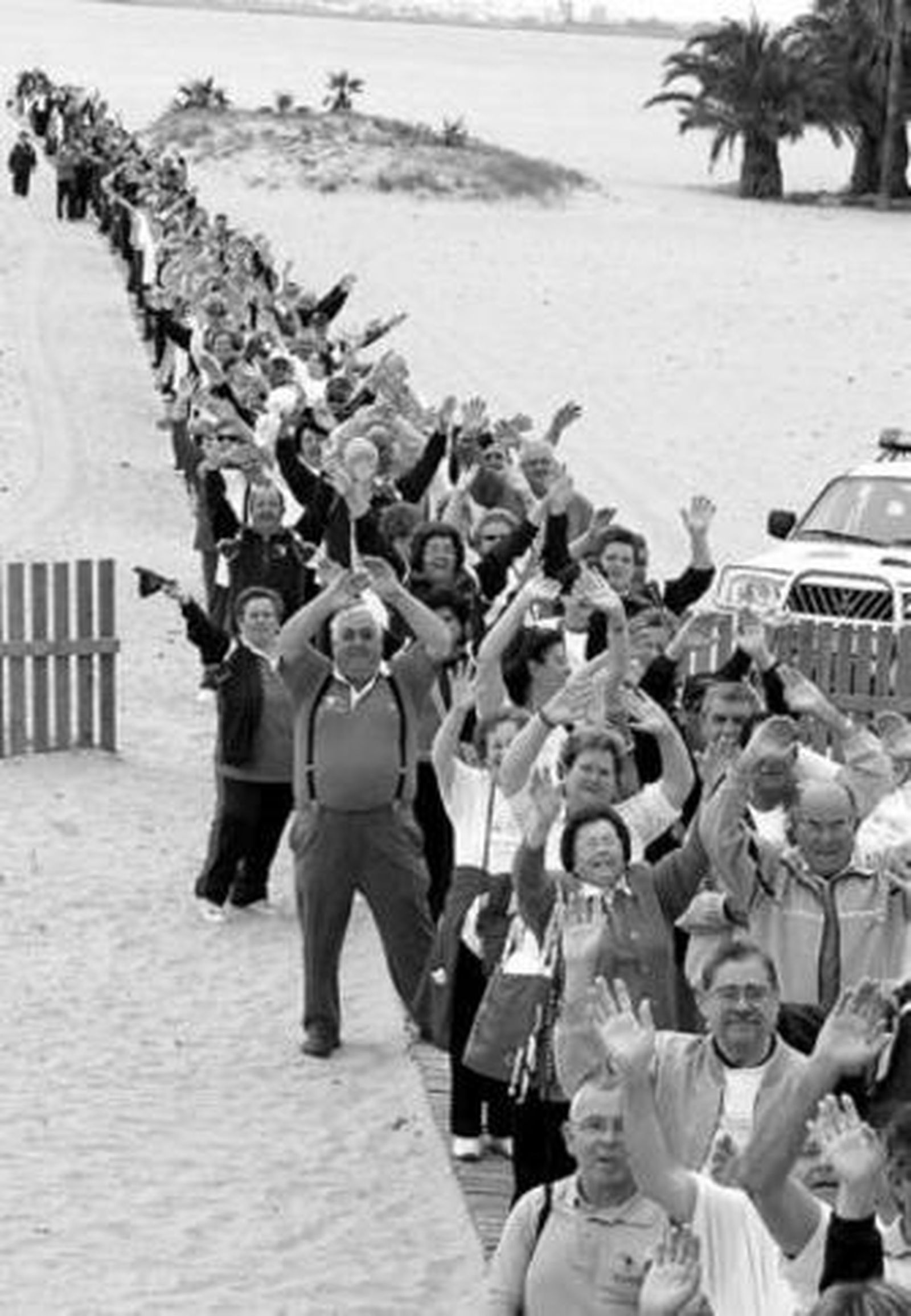 La playa de La Puntilla acogió a más de 350 pacientes con patologías.