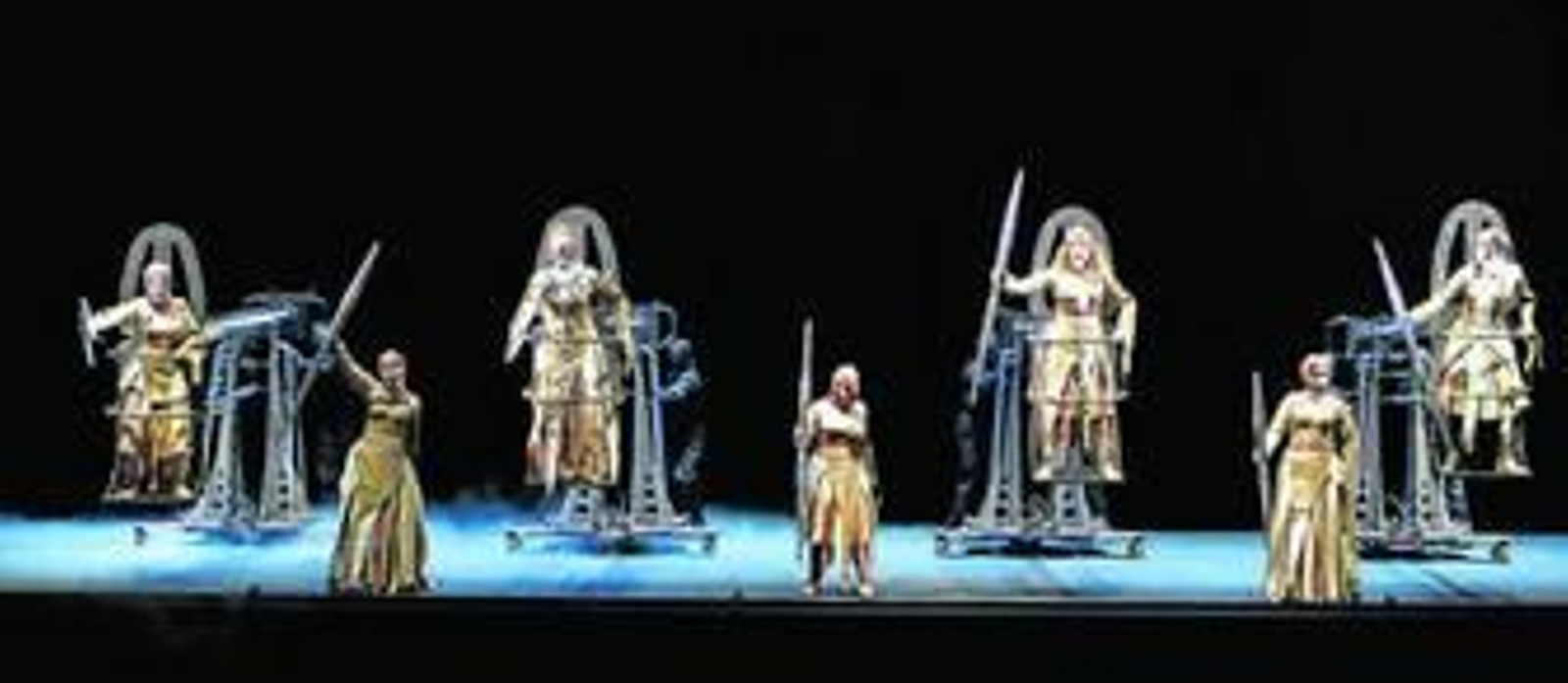 La Fura presenta una producción que supera en espectacularidad y efectividad escénica al prólogo del año pasado en 'El oro del Rin'.