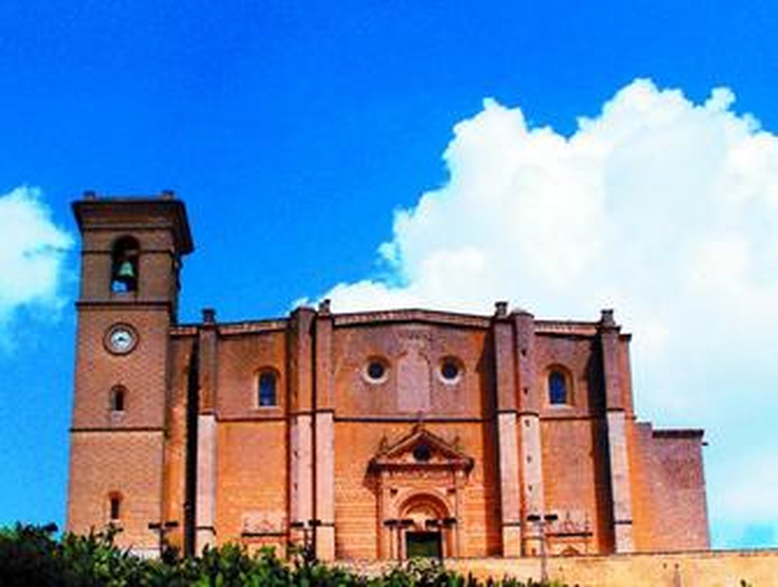 Detalle de la Colegiata de Osuna, municipio sevillano que forma parte de la Ruta de Washington Irving y que ha sido visitado este fin de semana.