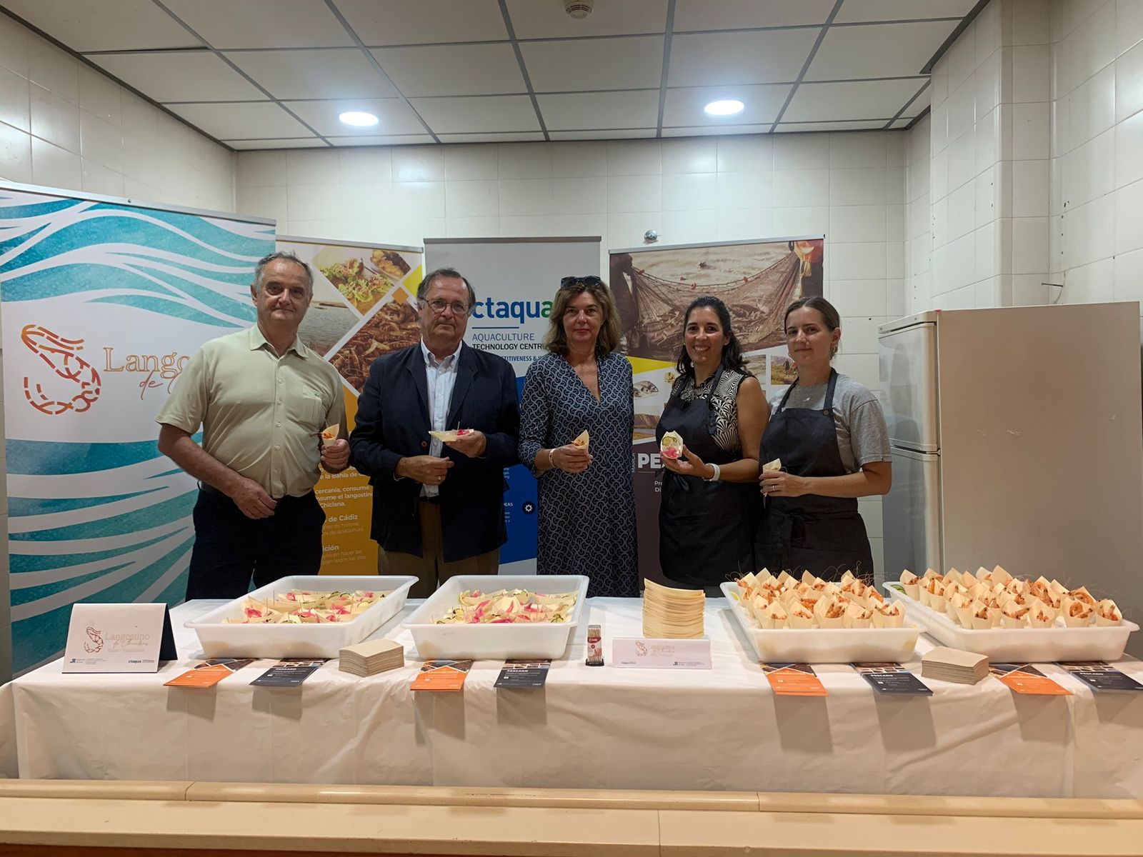 Los promotores del proyecto para potenciar el pescado de estero y los langostinos de Chiclana.