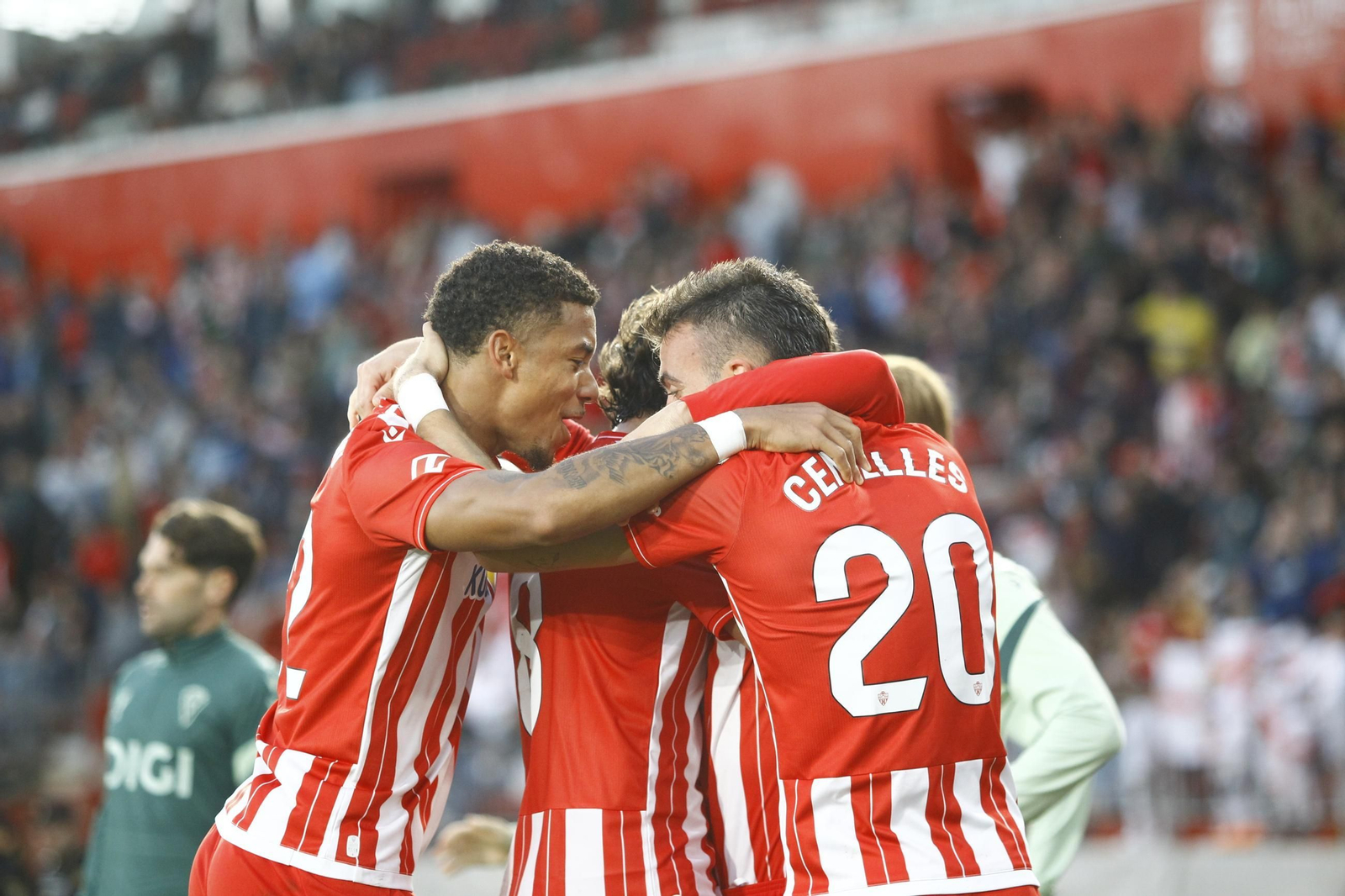 El partido U.D. Almería-Cádiz C.F. en imágenes