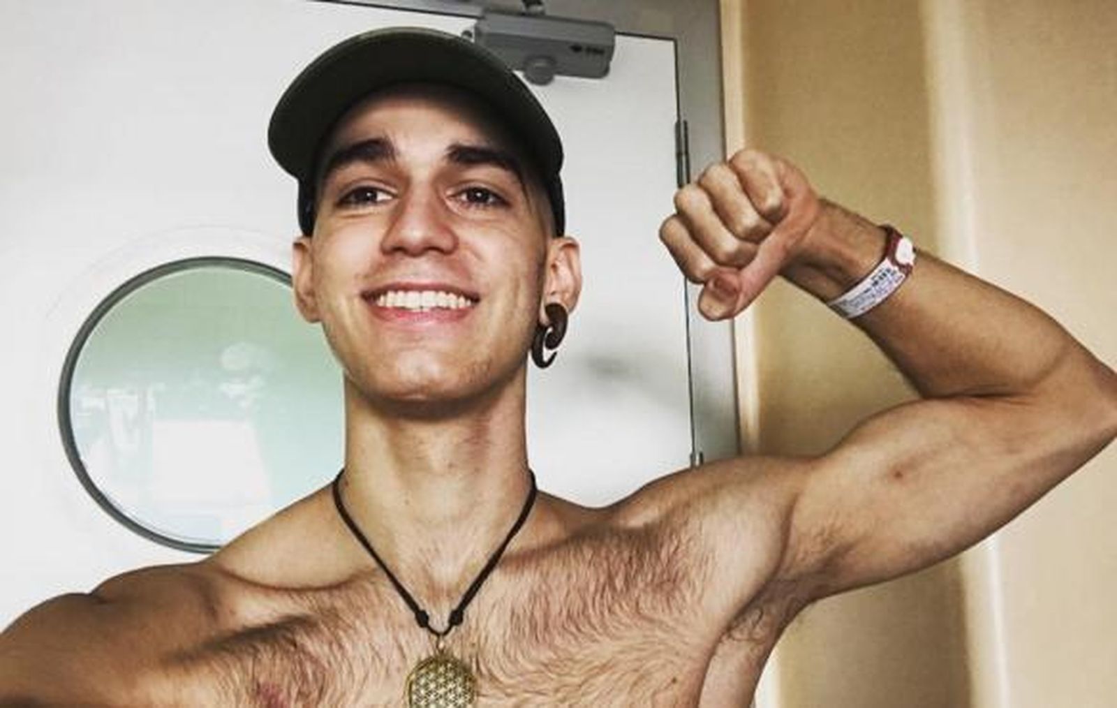 Pablo Ráez en la fotografía subida a Instagram donde anuncia el alta.