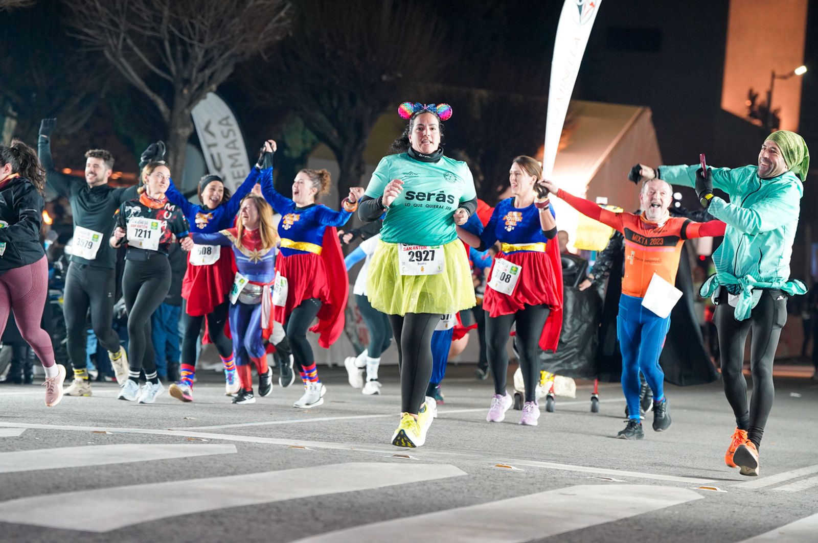 En imágenes: búscate en tu llegada a meta de la Carrera de San Antón 2026 (4)