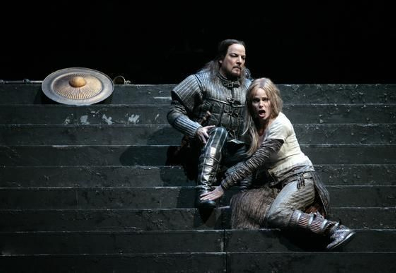 Imagen del ensayo general de 'Sárka' en el Teatro de la Maestranza. / Juan Carlos Muñoz