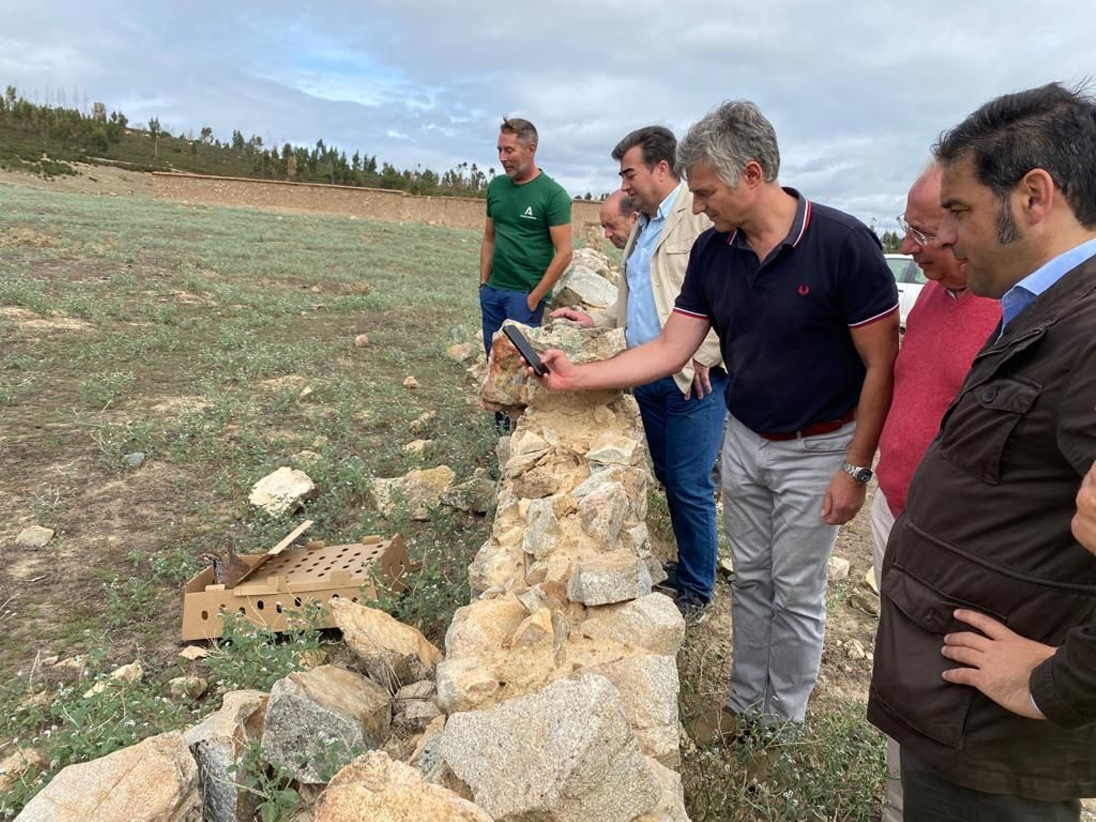 Un momento de la suelta de perdices.