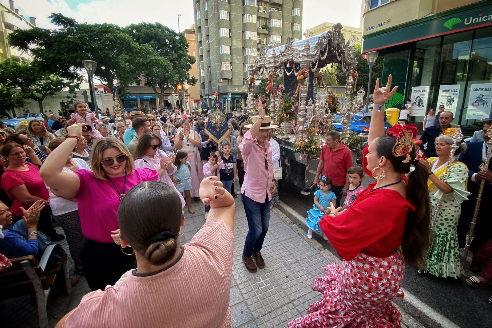 La llegada de la Hermandad del Rocío gaditana a Cádiz