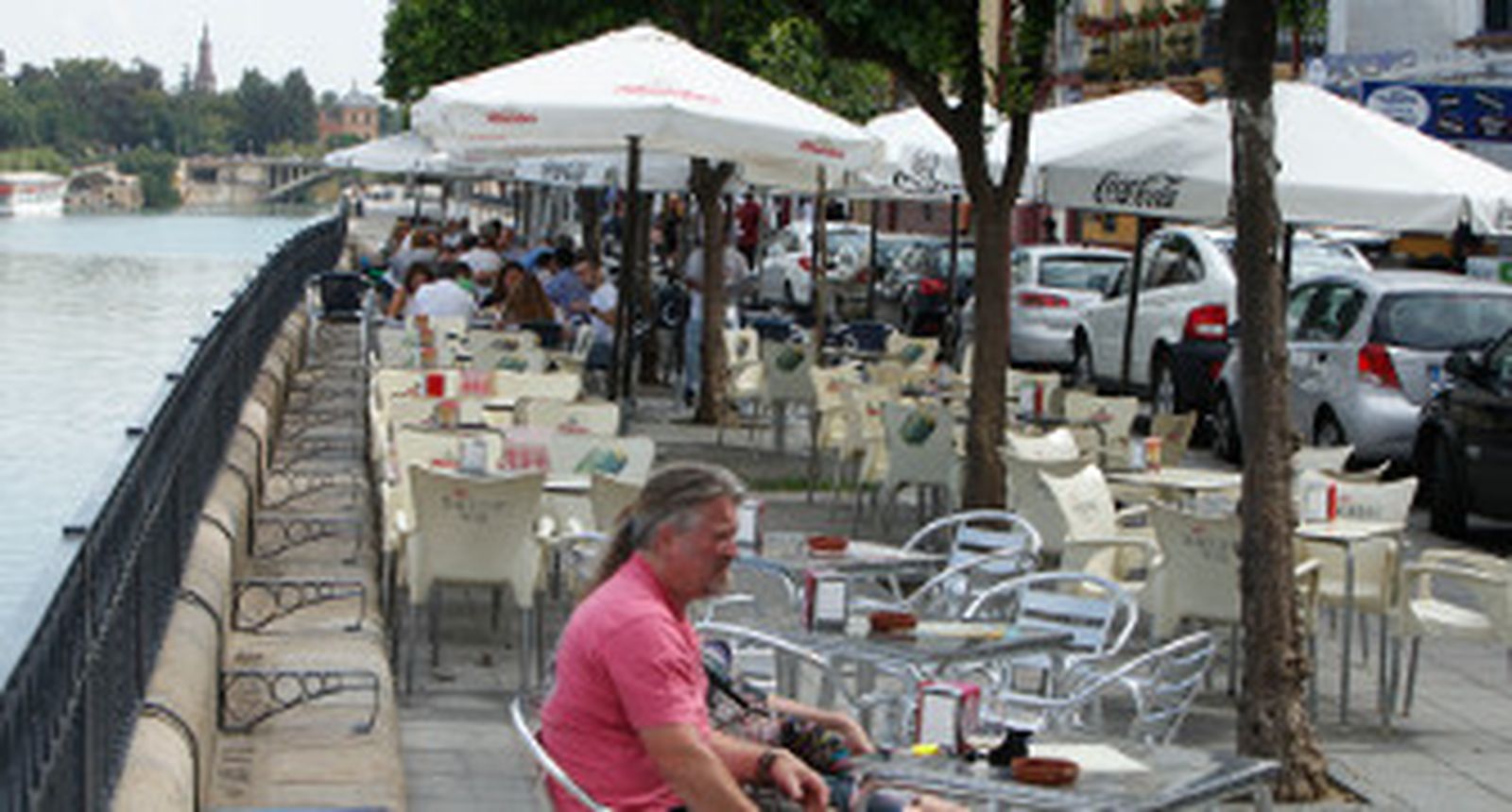 Urbanismo expande su lucha contra los veladores no autorizados