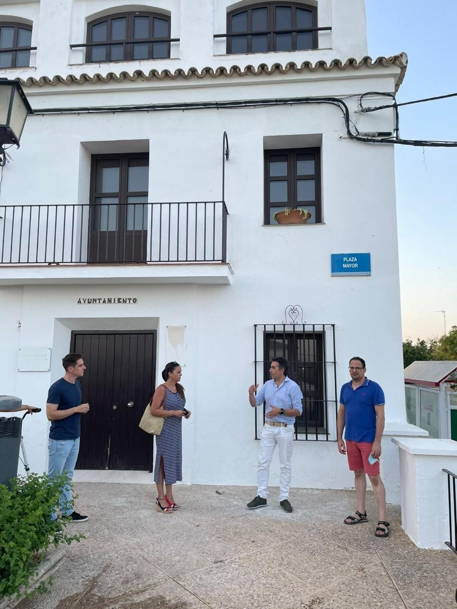 Antonio Saldaña, con Paqui Guzmán, delegada de Alcaldía de Majarromaque.