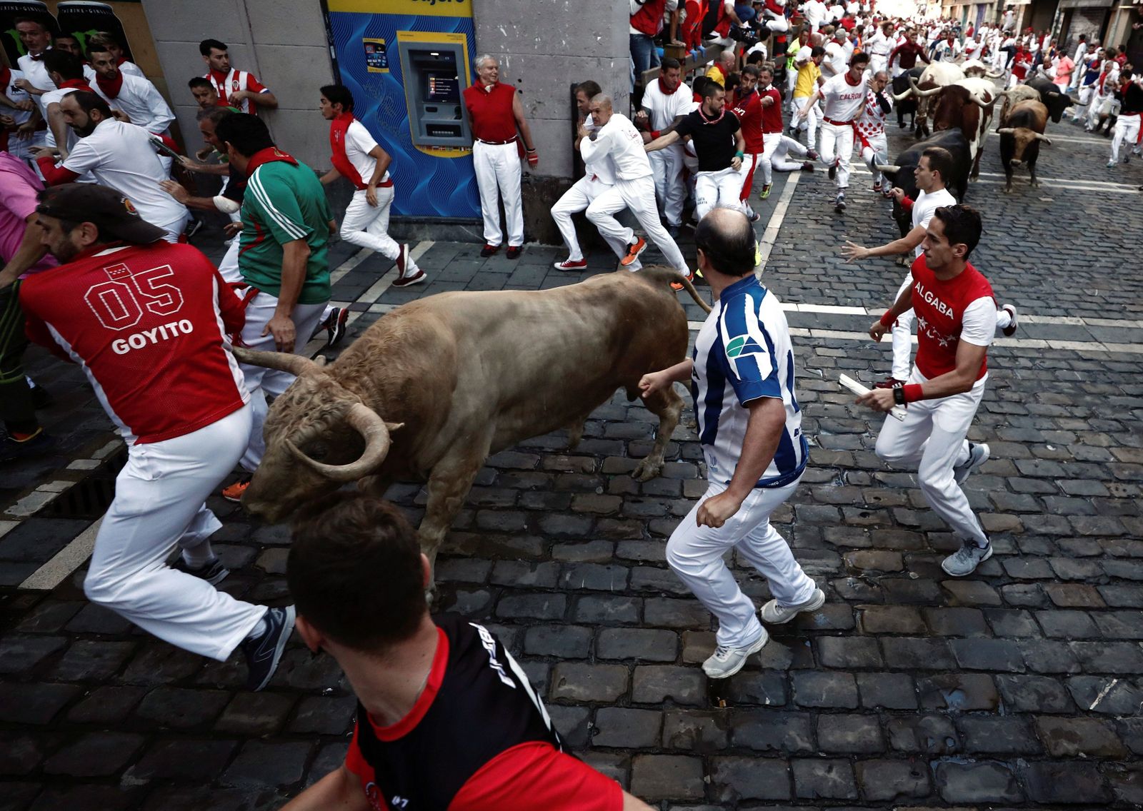El quinto encierro de los Sanfermines, en imágenes